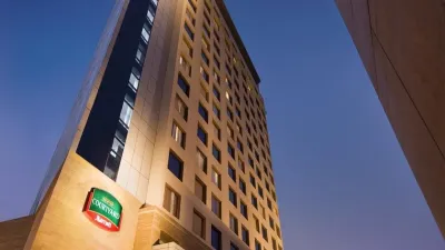 Installation Glass Work Marriott Courtyard Gurgoan Haryana 